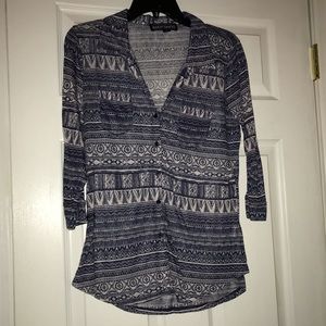 Quarter sleeve button down top